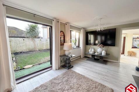 Open Plan Kitchen/ Dining/ Living