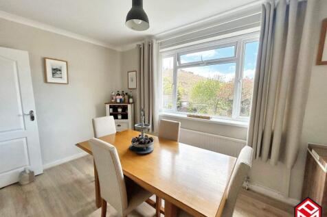 Dining Room/ Bedroom 4