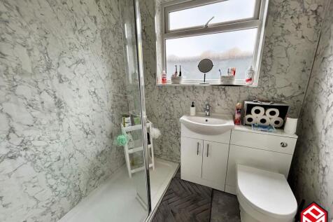 Family Shower Room