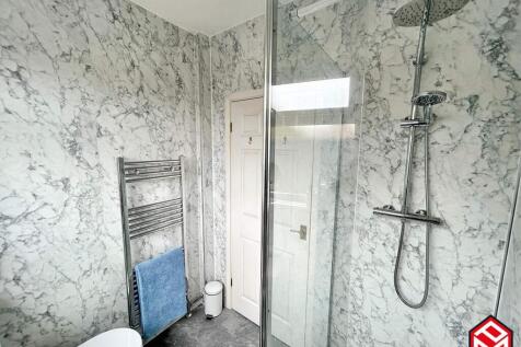 Family Shower Room