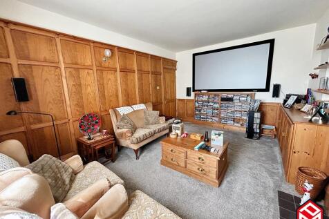 Sitting/ Cinema Room