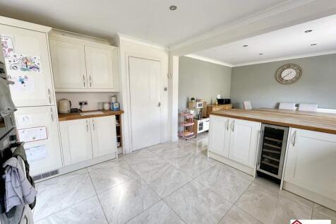 Open Plan Kitchen/ Dining Room