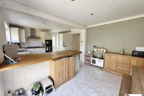 Open Plan Kitchen/ Dining Room