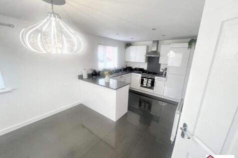 Kitchen/ Dining Area