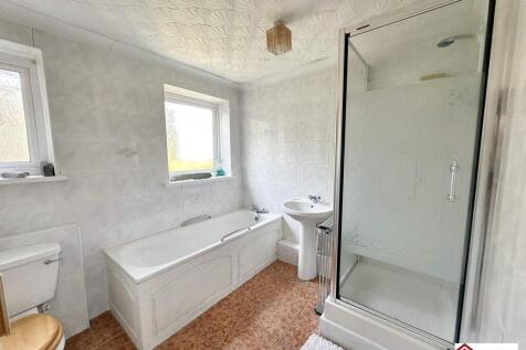 Bath &amp; Shower Room