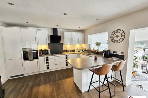 Open Plan Kitchen/ Dining/ Living