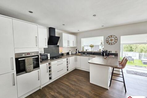 Open Plan Kitchen/ Dining/ Living