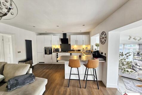 Open Plan Kitchen/ Dining/ Living