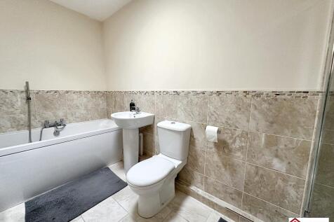 Family Bath &amp; Shower Room