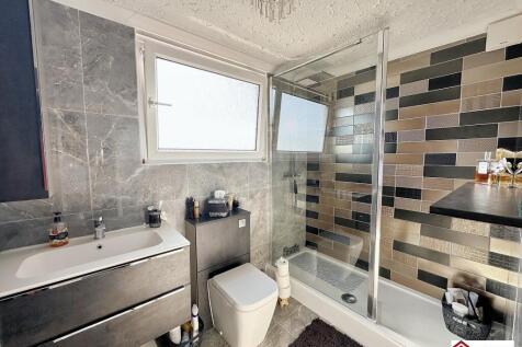 Family Shower Room