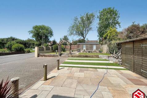 Front Garden &amp; Driveway