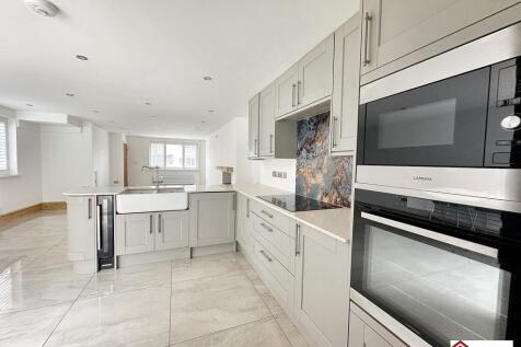 Open Plan Kitchen/ Living/ Dining Room