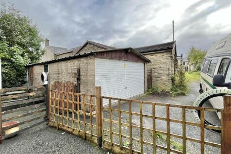 Detached Double Garage