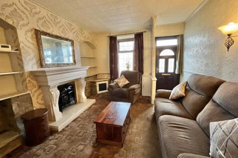 Through Lounge/Dining Room