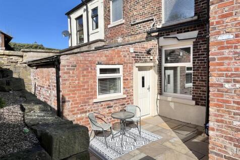 Gardens, Outbuilding &amp; Parking