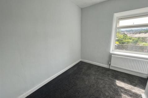 smaller room.jpg