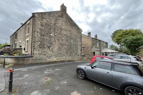 Shared Garden &amp; Parking