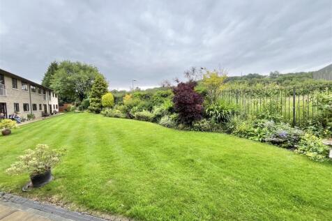 Communal Gardens and Parking