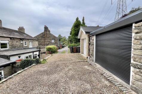 Detached Garage