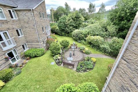 Communal Gardens &amp; Parking