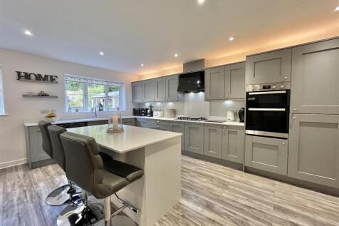 Family/Dining Room &amp; Kitchen