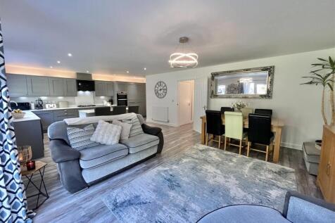 Family/Dining Room &amp; Kitchen