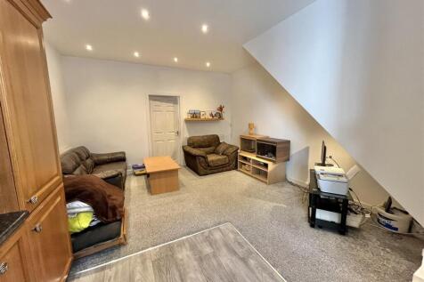 Open Plan Living Room/Kitchen