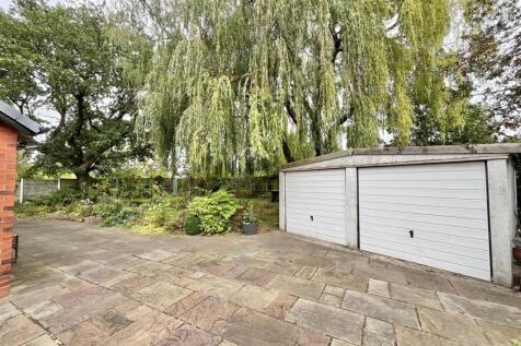 Detached Double Garage