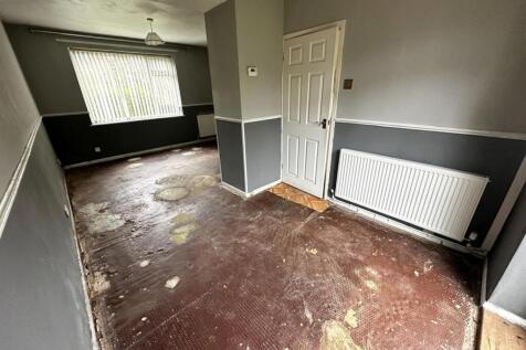Dining Area Opening to Lounge