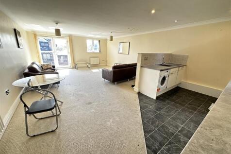 Kitchen/Living Room