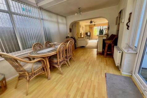 Dining/Lounge