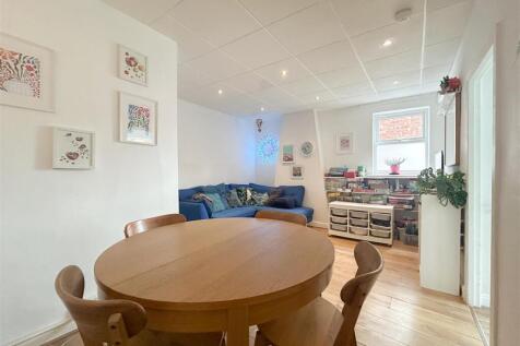 Sitting / Dining Room