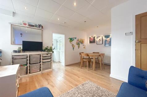 Sitting / Dining Room