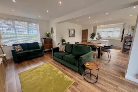 LIVING/DINING