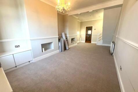 LIVING/DINING