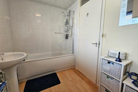 Bathroom.jpg