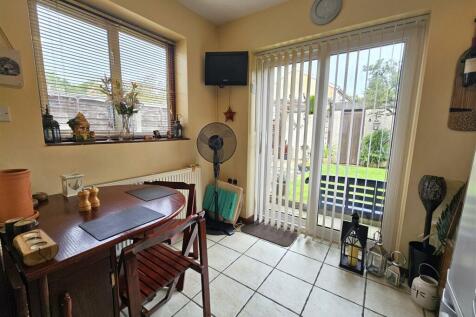 Breakfast area.jpg