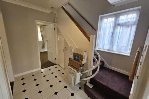 Entrance hall.jpg