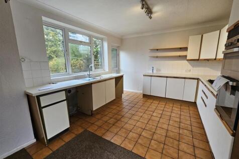 Kitchen area.jpg