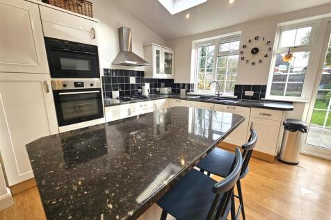 Kitchen area.jpg