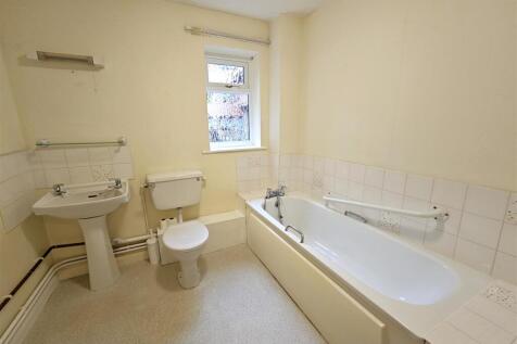 Bathroom.jpg