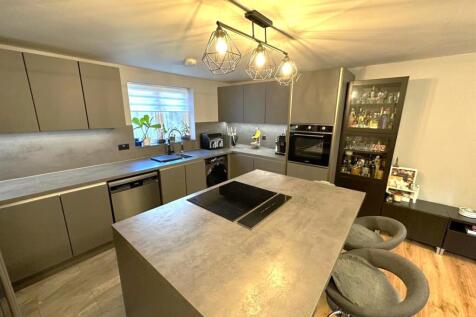 Kitchen 1.jpg