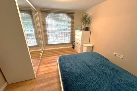 Bedroom 1.jpg