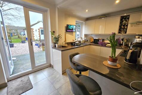 Kitchen - view to garden.jpg