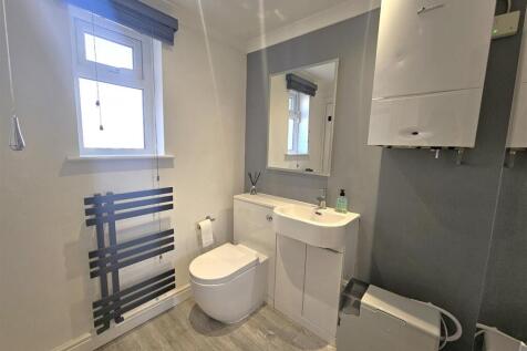 Cloakroom WC.jpg