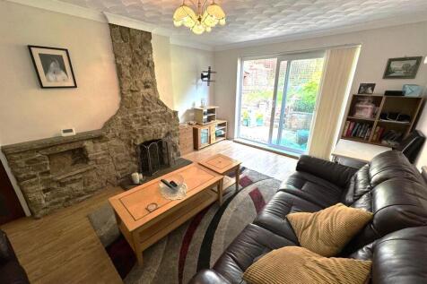 Living Room.jpg