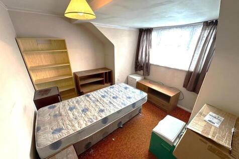 Bed 4.jpg