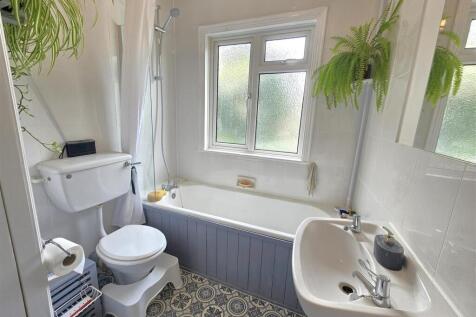 Bathroom.jpg