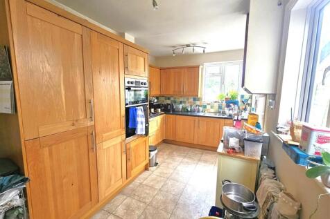 Kitchen1.jpg