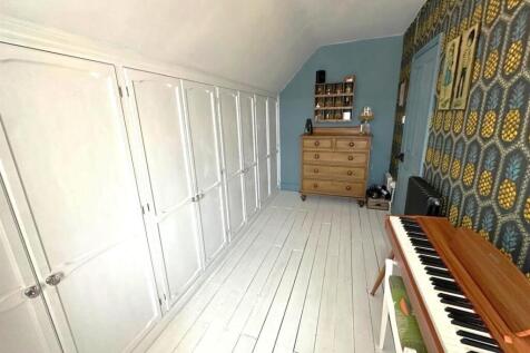 Dressing Room 2.jpg
